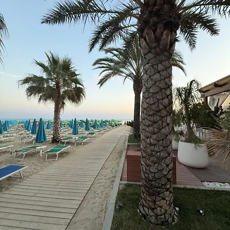 Sunny Terrace By The Sea Durrës
